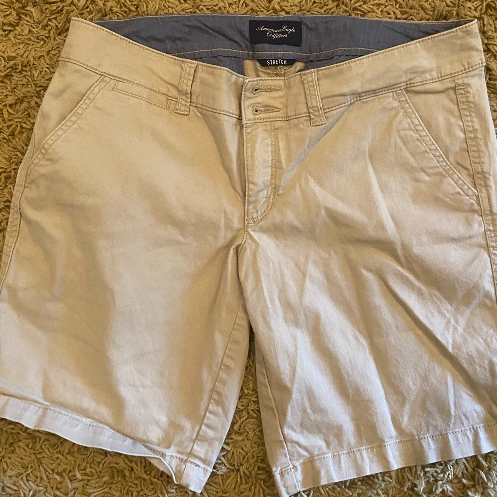 American Eagle khaki bermuda shorts